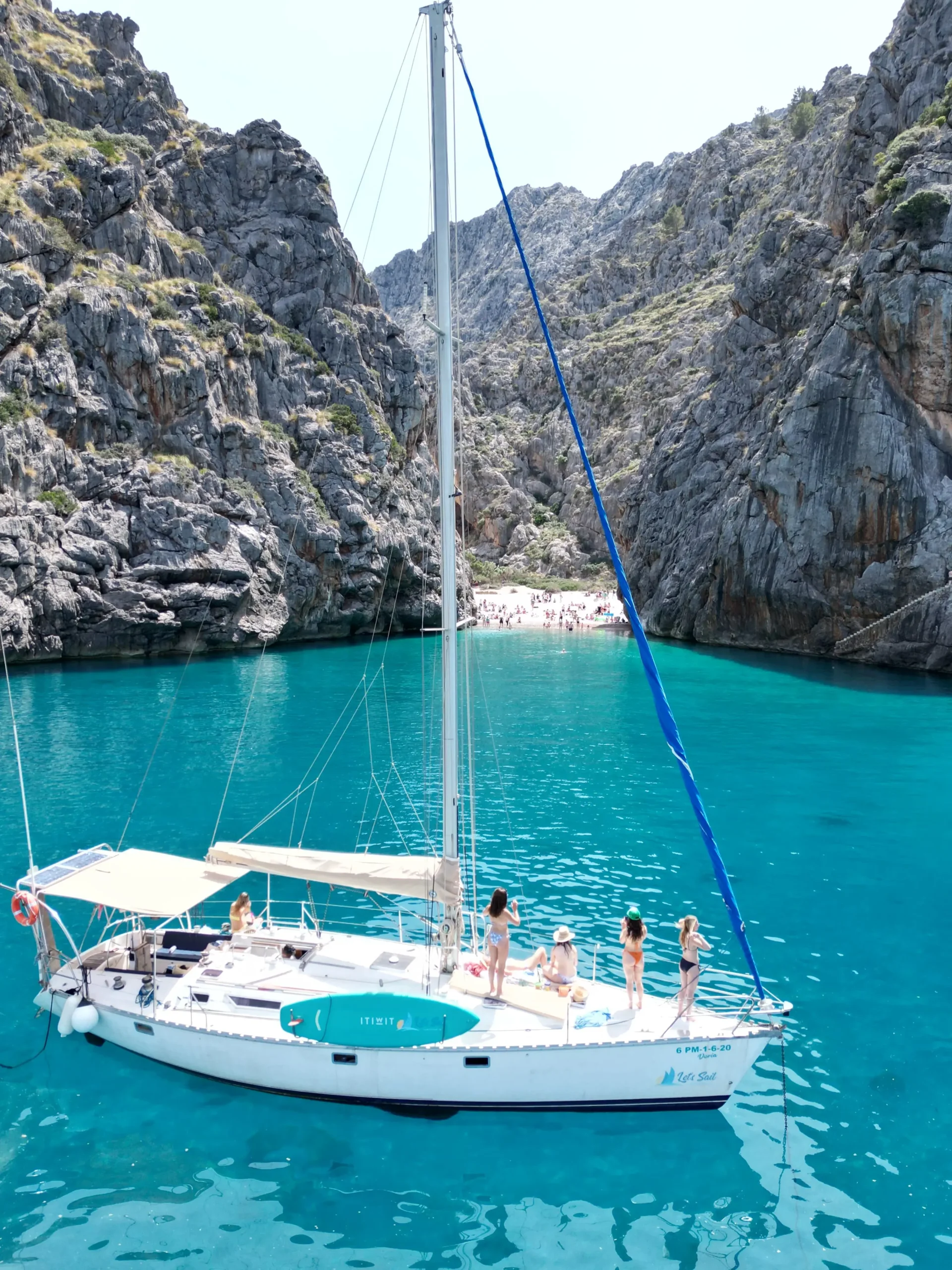 Excursión en velero por la costa norte de Mallorca hacia Sa Calobra